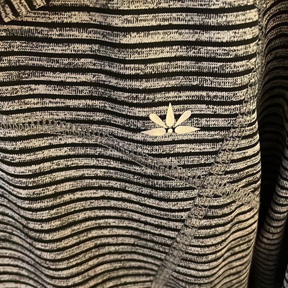 LUKKA ZIP UP ATHLETIC HOODIE-LARGE - Picture 4 of 7